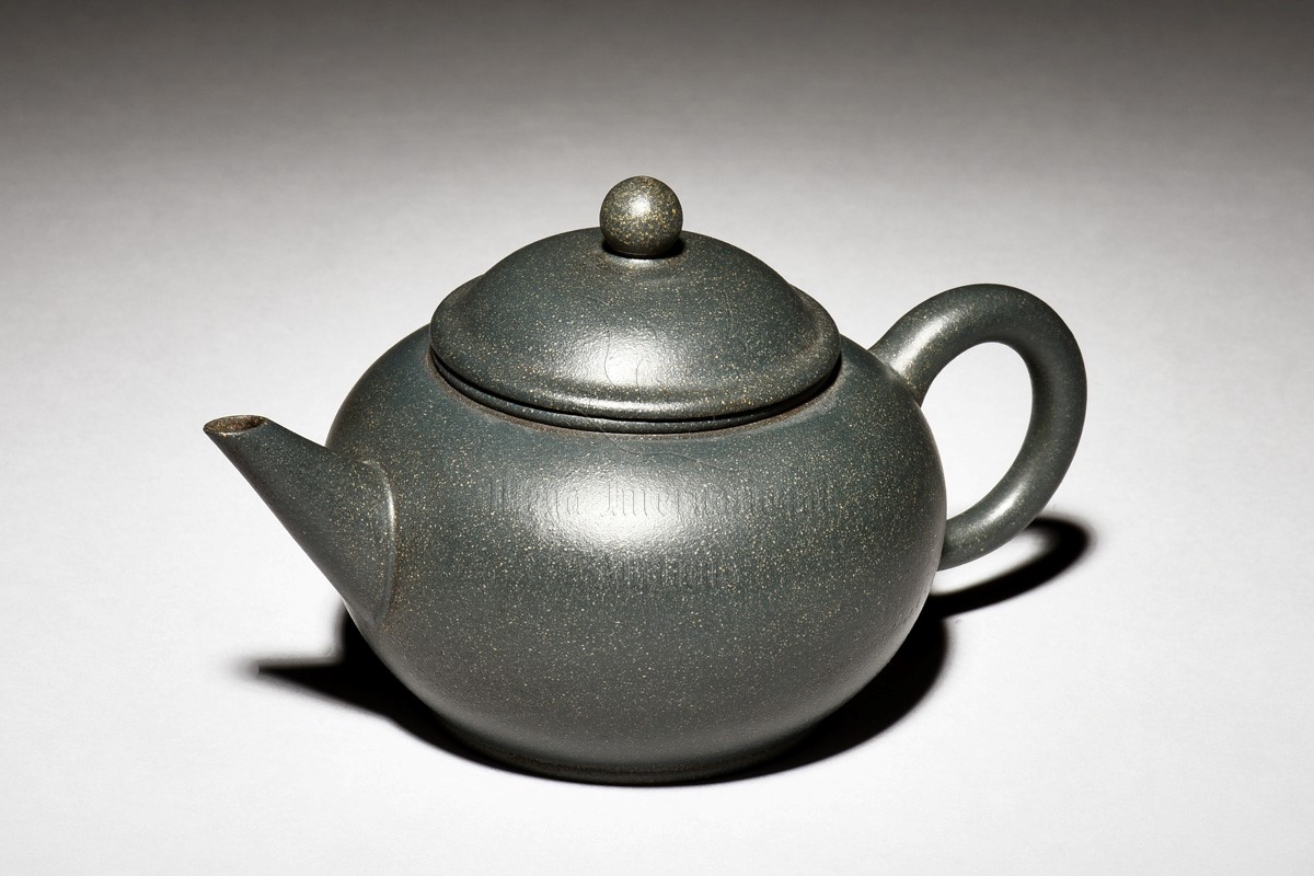 yixing zisha rounded teapot